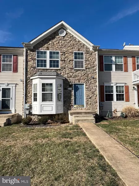 17 LOPEZ DR, Martinsburg, WV 25405