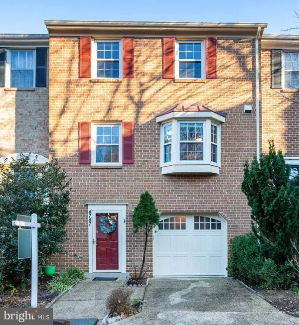 4747 IRVIN SQ, Alexandria, VA 22312