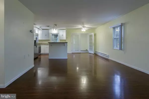 Southampton, NJ 08088,4 THORNBURY PL