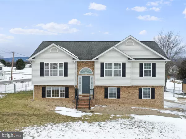 15 FRIENDSHIP CT, Toms Brook, VA 22660