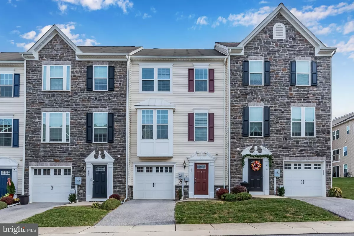 York, PA 17403,935 STONEHAVEN WAY #119