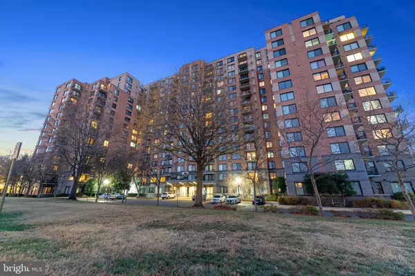 2451 MIDTOWN AVE #924,  Alexandria,  VA 22303