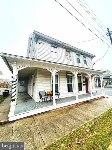 221 W MAIN ST, Hummelstown, PA 17036