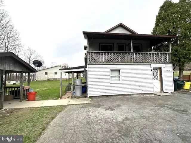 1731 W 8TH ST W, Wind Gap, PA 18091