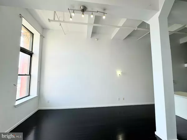 Philadelphia, PA 19106,726-28 MARKET ST #602