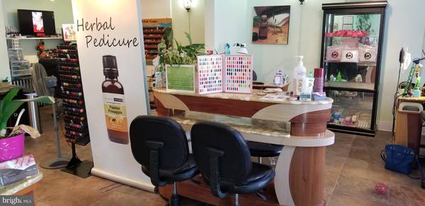 Lancaster, PA 17601,NAIL SALON