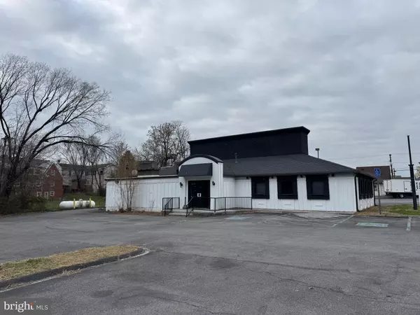 Front Royal, VA 22630,22 W 14TH ST