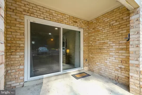 Burke, VA 22015,5918 COVE LANDING RD #201