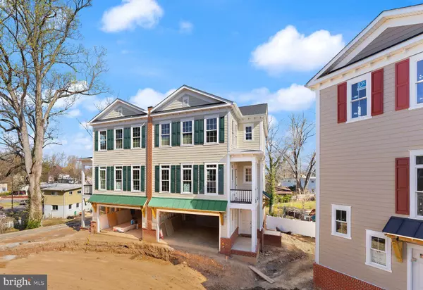 Fairfax, VA 22030,10636 POCKET PL