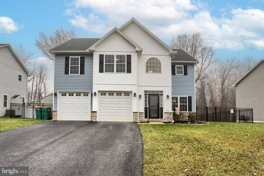 224 PARKWAY DR, Mount Holly Springs, PA 17065