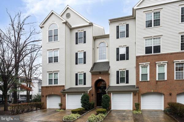 4667 LONGSTREET LN #105, Alexandria, VA 22311