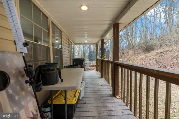 Hedgesville, WV 25427,785 MAVERICK TRL