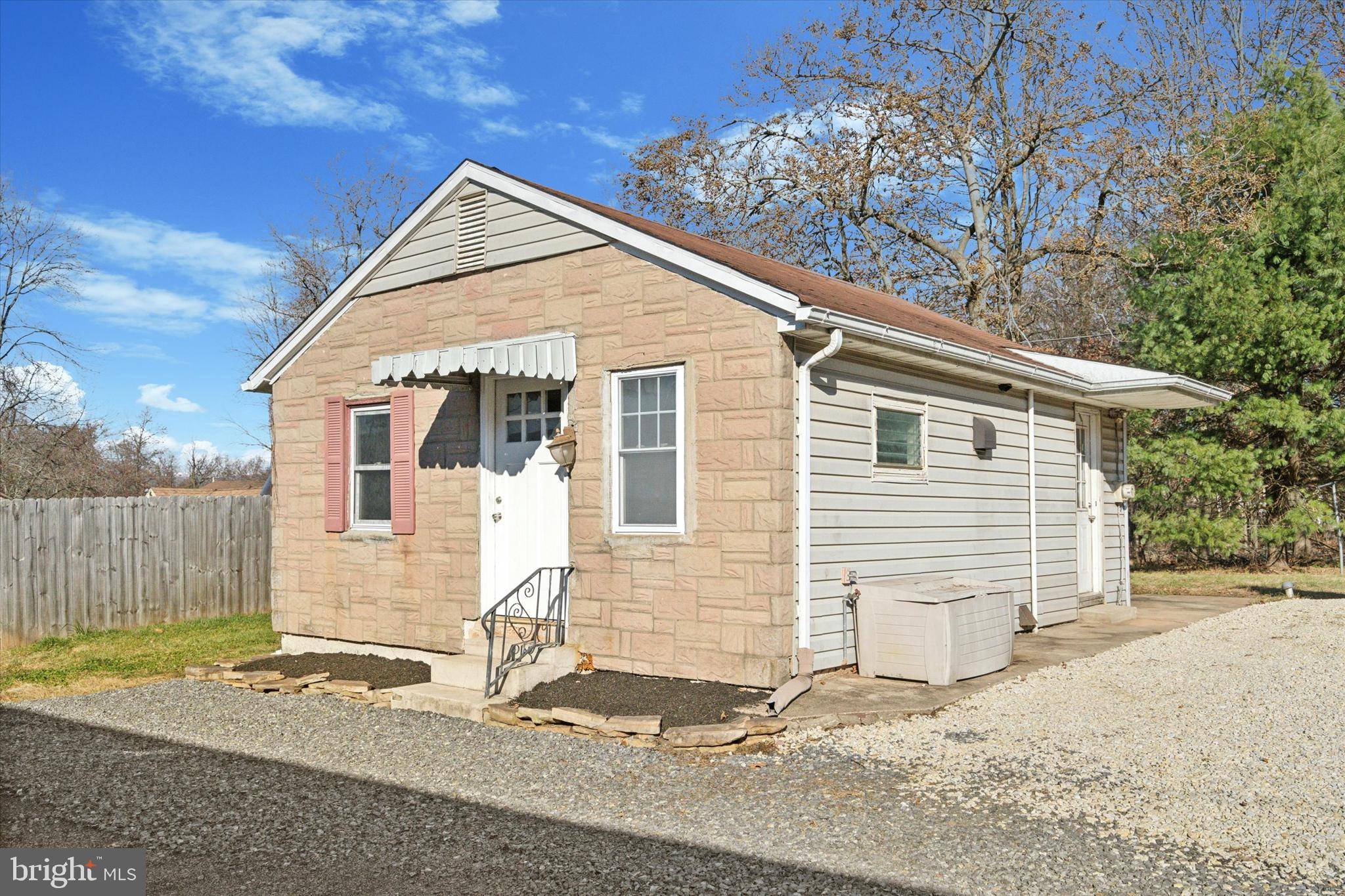 Lansdale, PA 19446,1605 N LINE ST