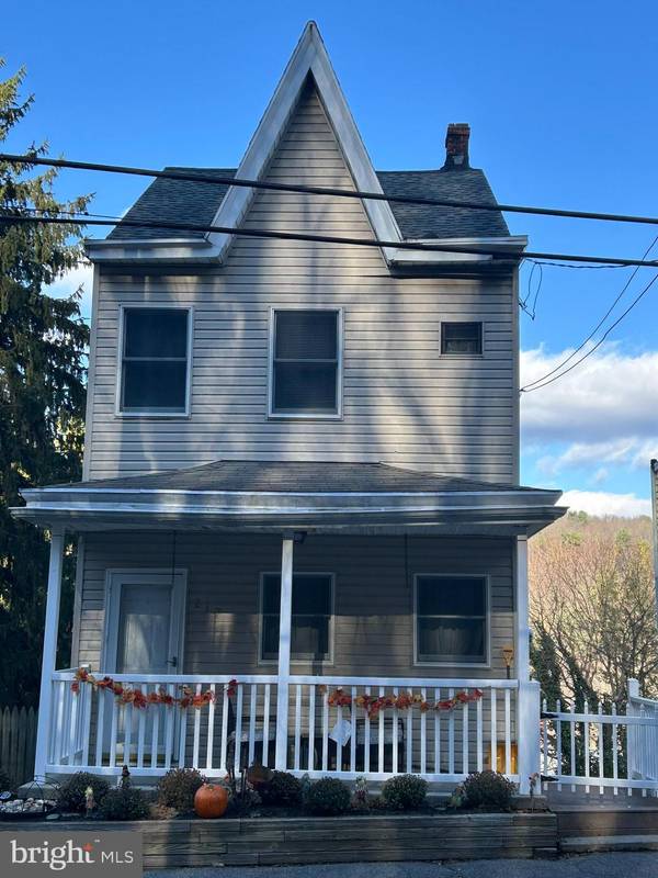 217 W SAVORY ST, Pottsville, PA 17901