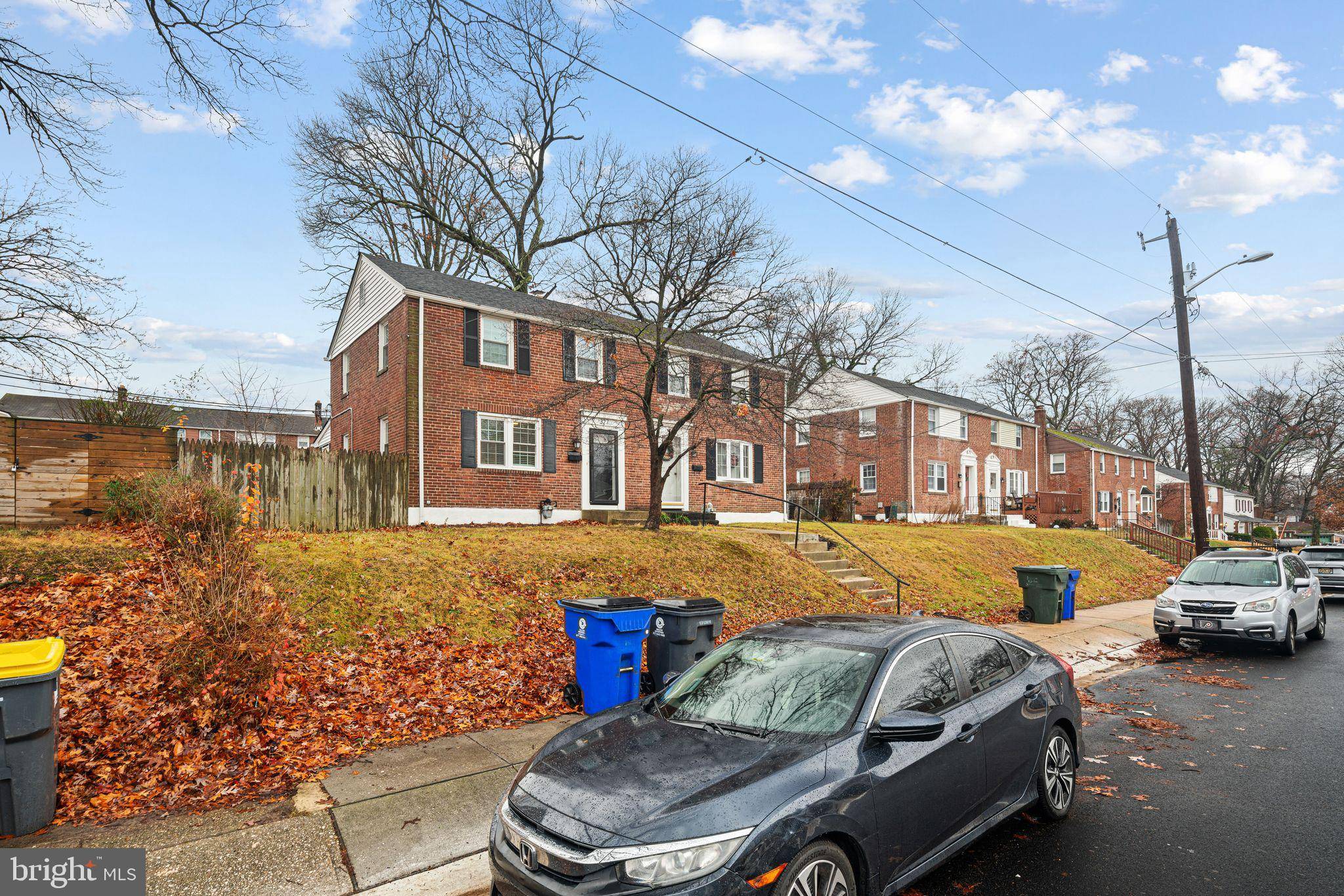 Wilmington, DE 19804,327 FOREST DR