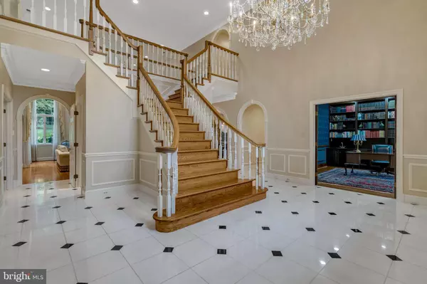 Mclean, VA 22102,8013 GREENWICH WOODS DR