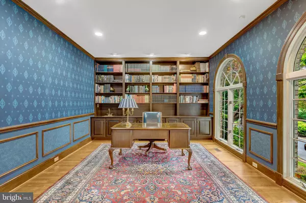 Mclean, VA 22102,8013 GREENWICH WOODS DR