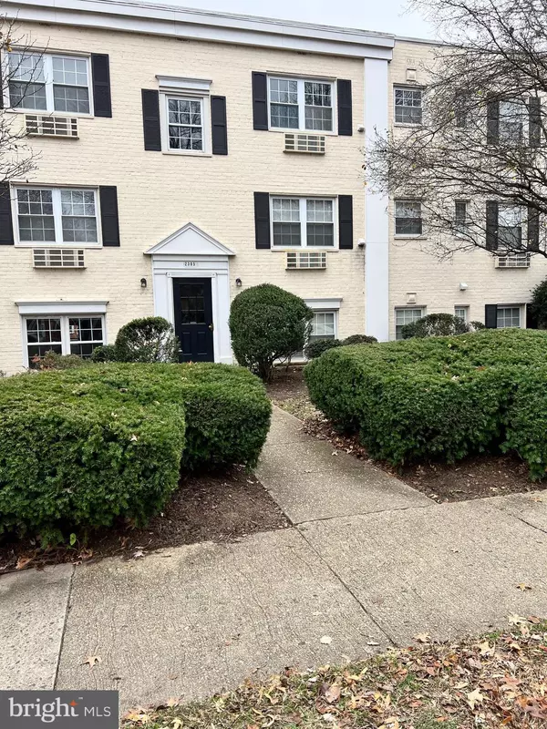 2305 FARRINGTON AVE #304, Alexandria, VA 22303