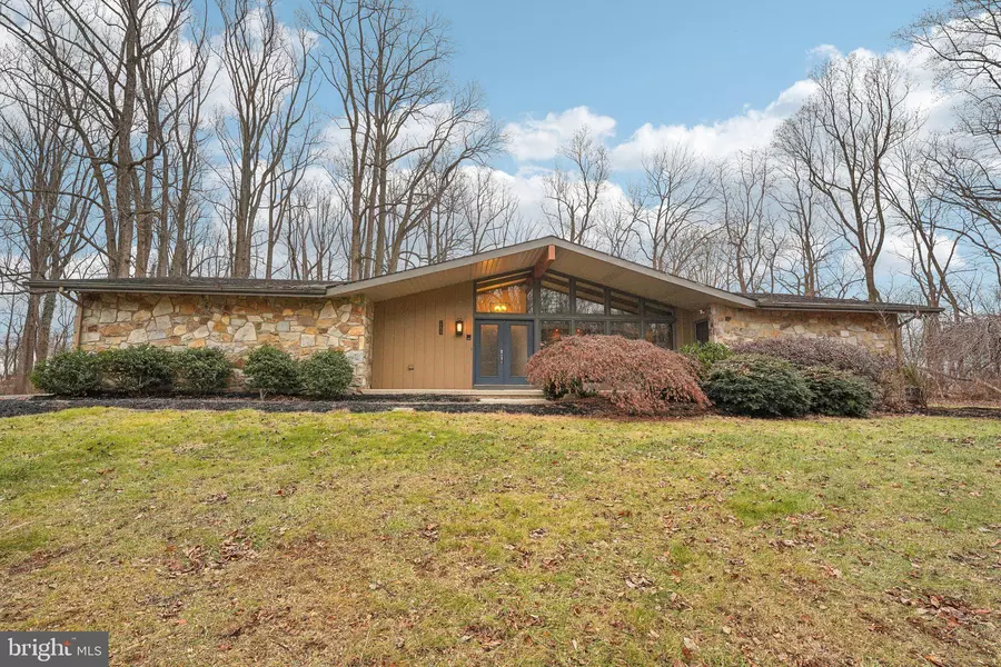 163 HILL RD, Douglassville, PA 19518