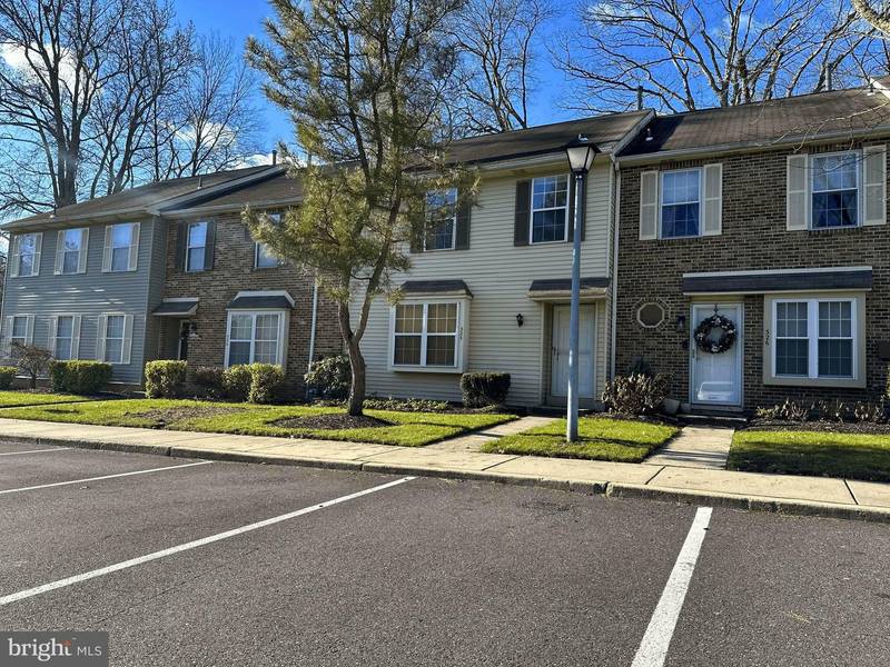 325 GWYNEDD CT, Mount Laurel, NJ 08054