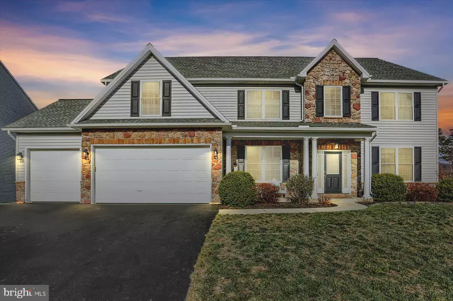 1950 OSPREY CIR, Mechanicsburg, PA 17050