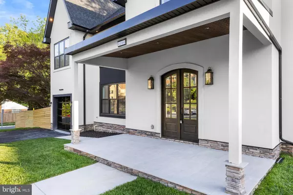 Chevy Chase, MD 20815,8206 GRUBB RD