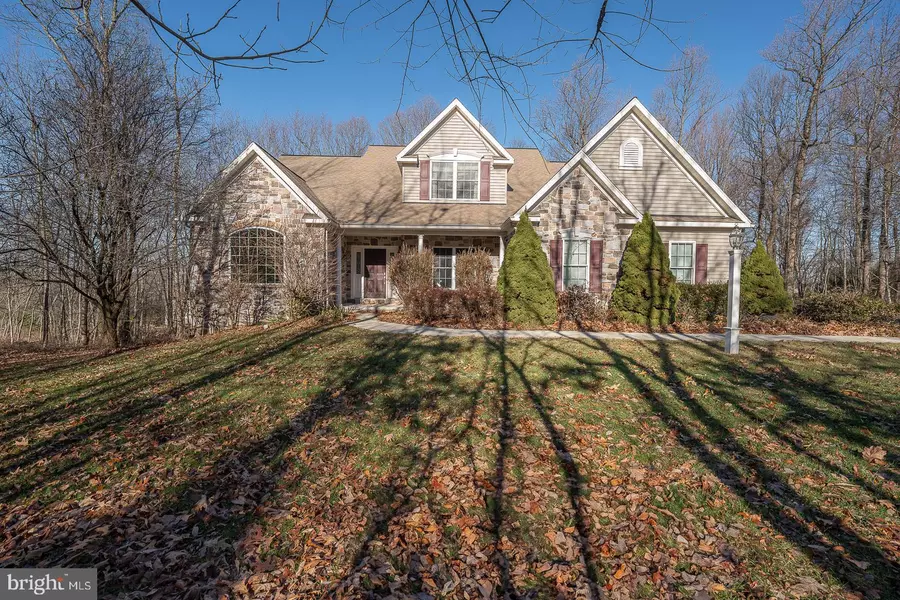 98 WOODLAND DR, Honey Brook, PA 19344