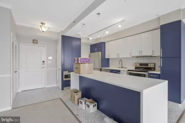 Arlington, VA 22202,1211 S EADS ST #1704