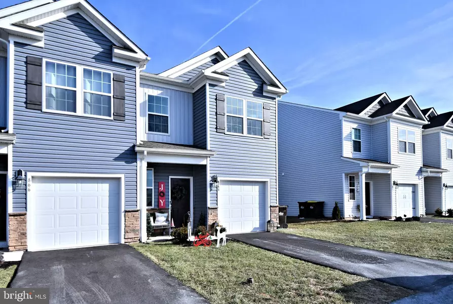 868 PEACEFUL LN, Pennsburg, PA 18073