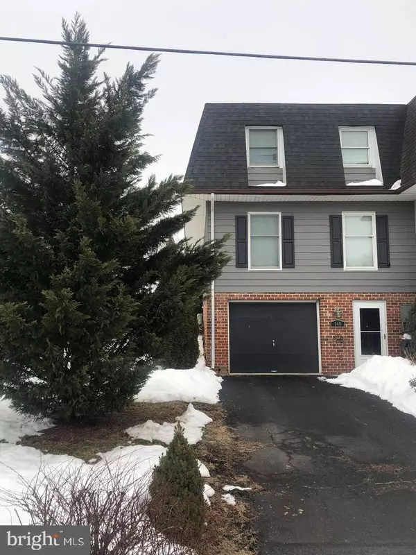 140 MEADOWCREEK DRIVE S #3, Chambersburg, PA 17202