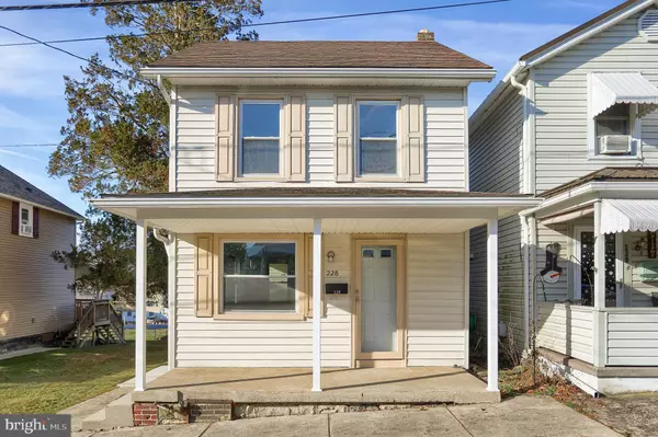 Williamstown, PA 17098,228 WEST ST