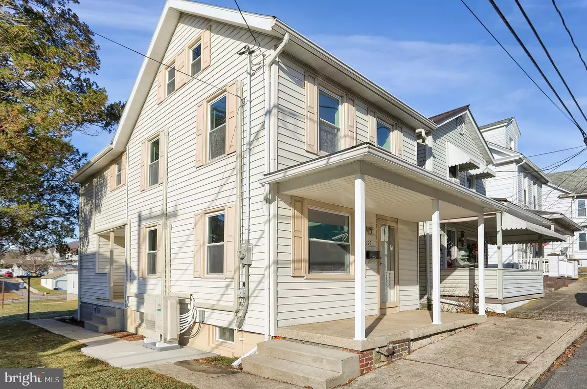 Williamstown, PA 17098,228 WEST ST