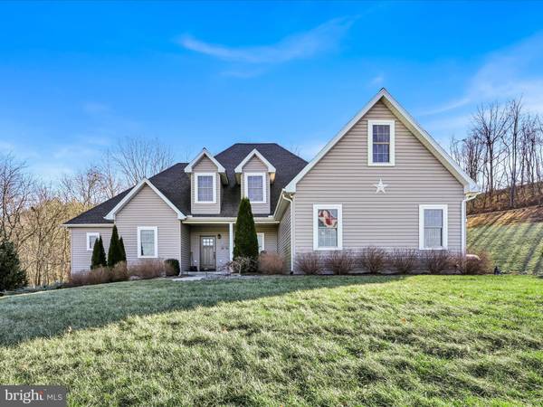 8 GREEN HILLS DR, Schuylkill Haven, PA 17972