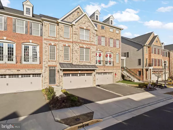 Chantilly, VA 20152,42612 LISBURN CHASE TER