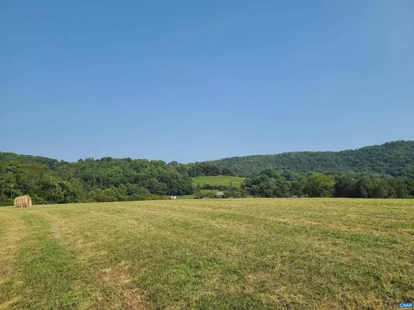 4 HEARDS MOUNTAIN RD, Covesville, VA 22931