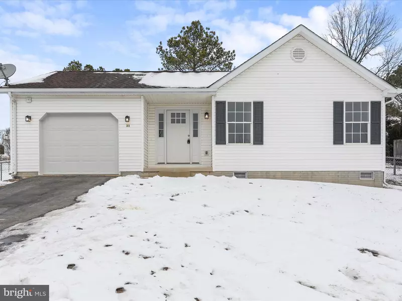 33 GROVE FARM LN, Martinsburg, WV 25404