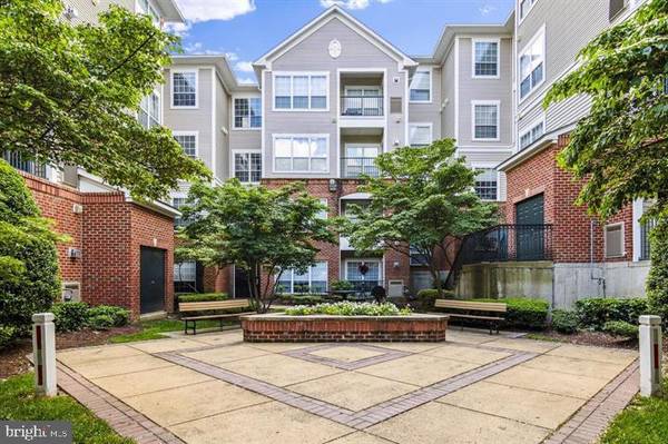 Alexandria, VA 22304,4862 EISENHOWER AVE #363