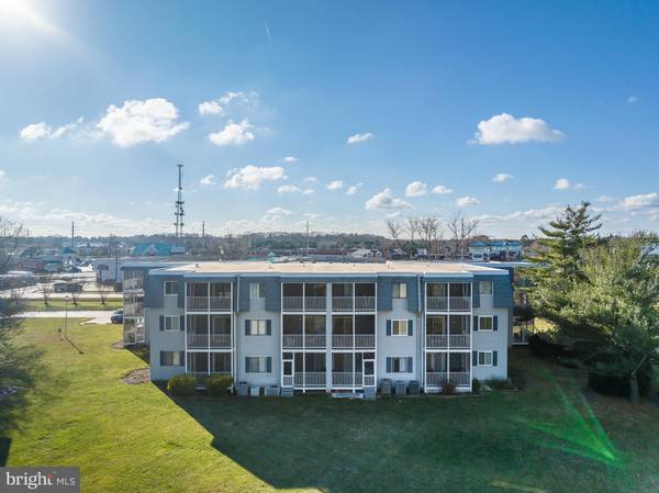 Rehoboth Beach, DE 19971,35979 CONDO DR #B202