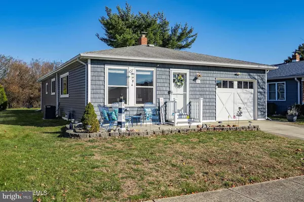 Toms River, NJ 08757,15 AZTEC CT