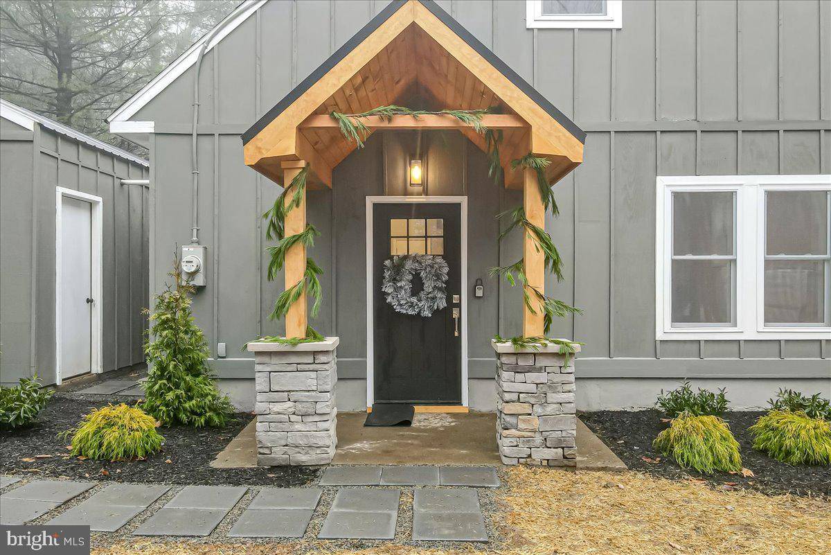 1563 SULLIVAN TRL,  Tannersville,  PA 18372