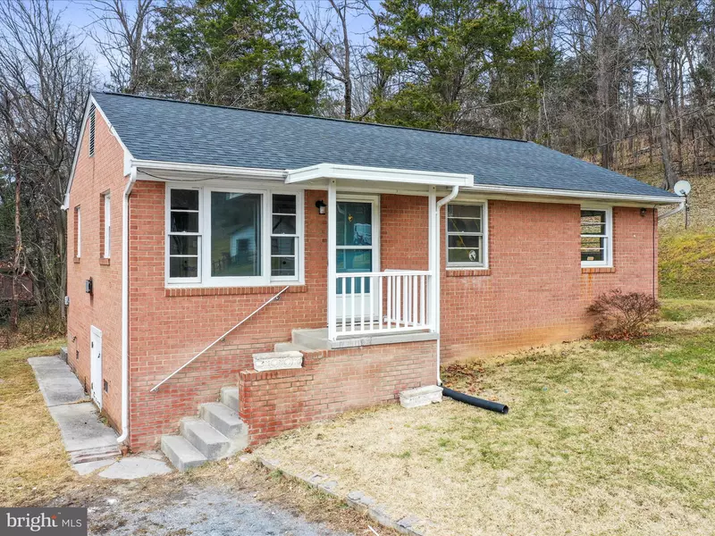 297 LOCUST DR, Strasburg, VA 22657