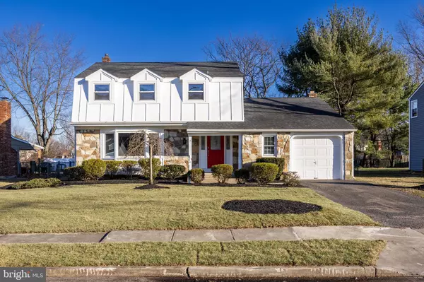 7 LISA LN, Cherry Hill, NJ 08003