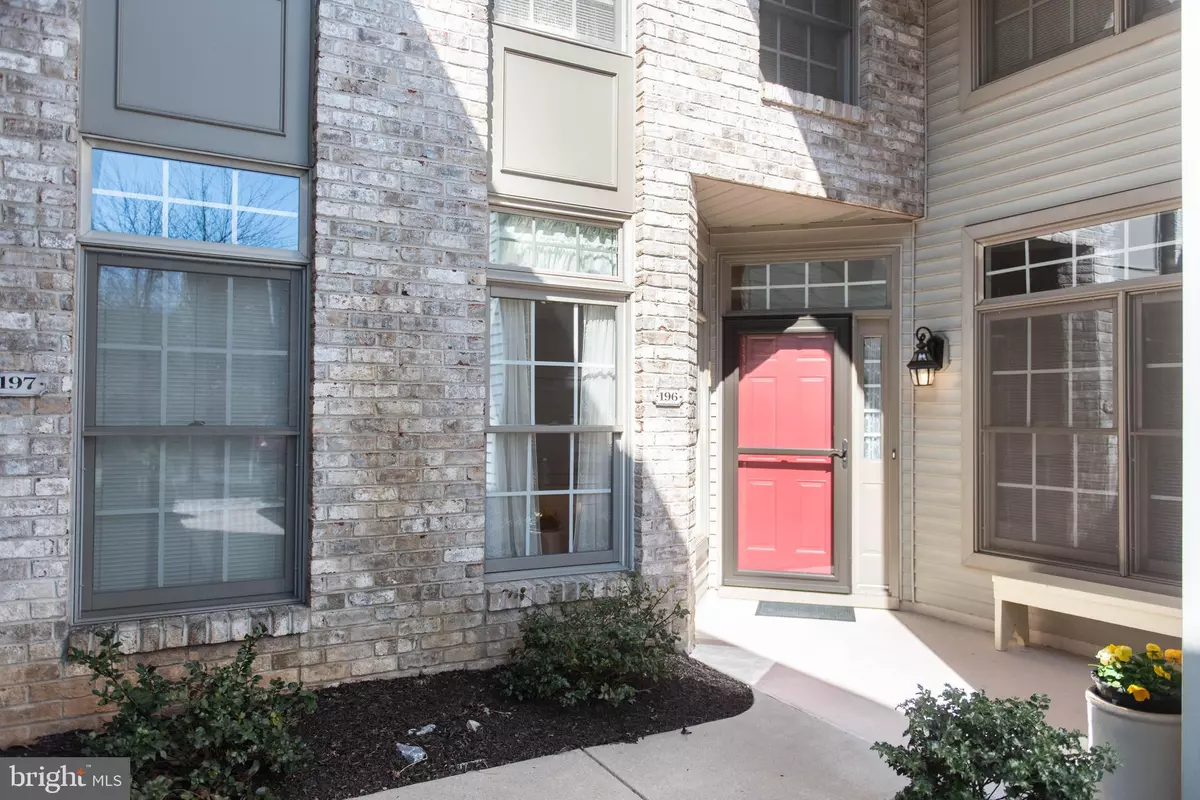 Hershey, PA 17033,196 CRESCENT DR