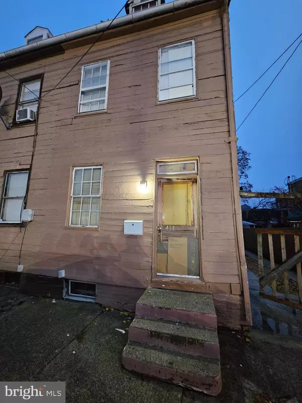 411 W KING ST, York, PA 17403