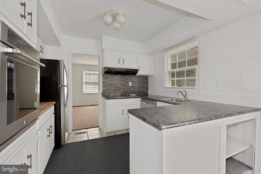 Willingboro, NJ 08046,195 TIFFANY LN