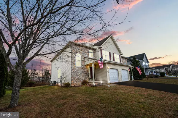 775 HUNTER DR, Pennsburg, PA 18073