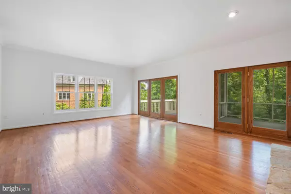 Edgewater, MD 21037,370 S RIVER LANDING RD #370