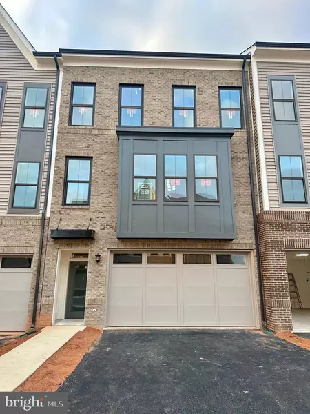 23671 HARDESTY TER, Ashburn, VA 20148