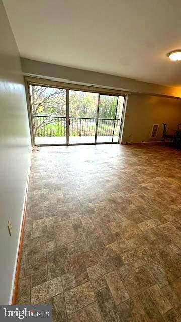 Hyattsville, MD 20784,7503 RIVERDALE RD #2027