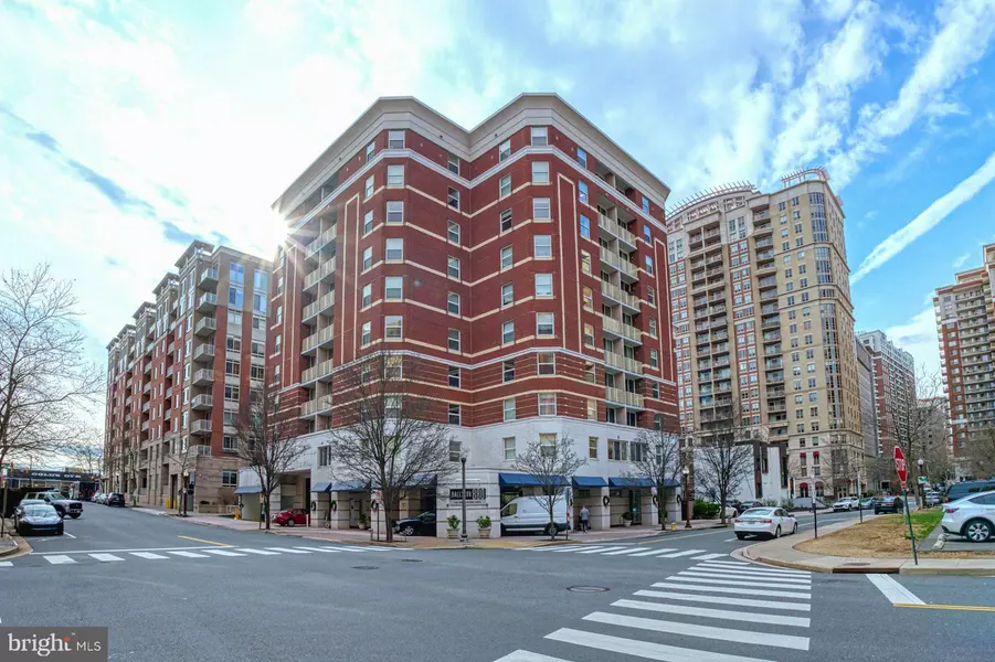 880 N POLLARD ST #1022, Arlington, VA 22203